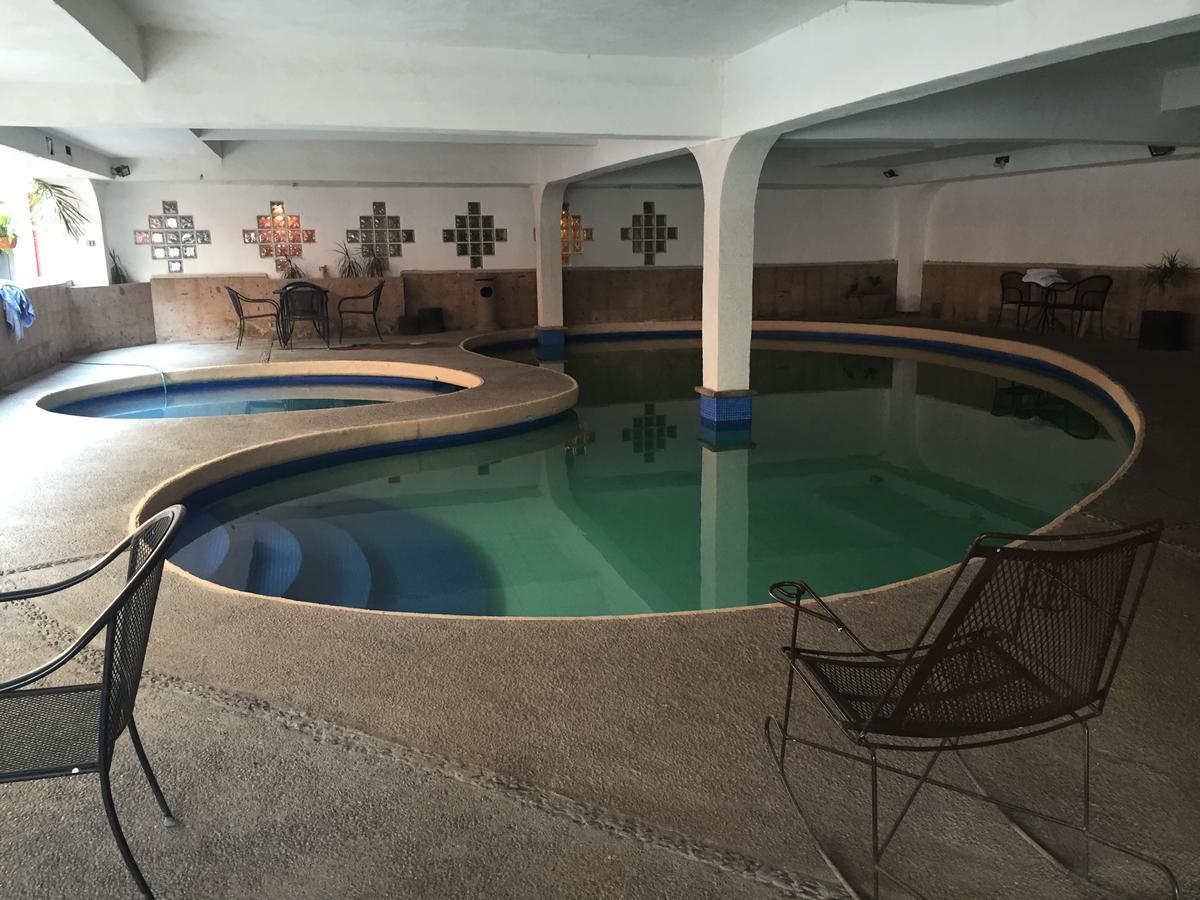 Los Nogales Inn Camargo ภายนอก รูปภาพ