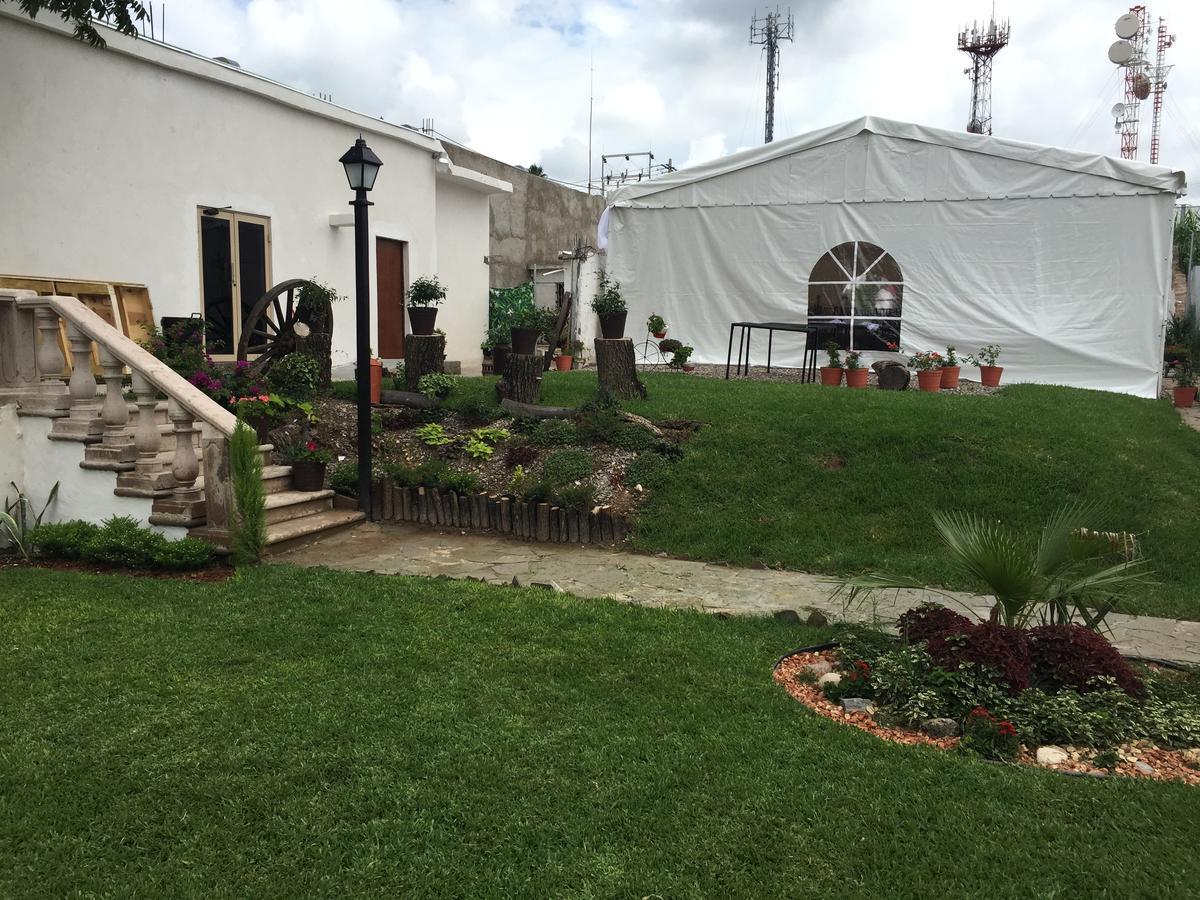 Los Nogales Inn Camargo ภายนอก รูปภาพ