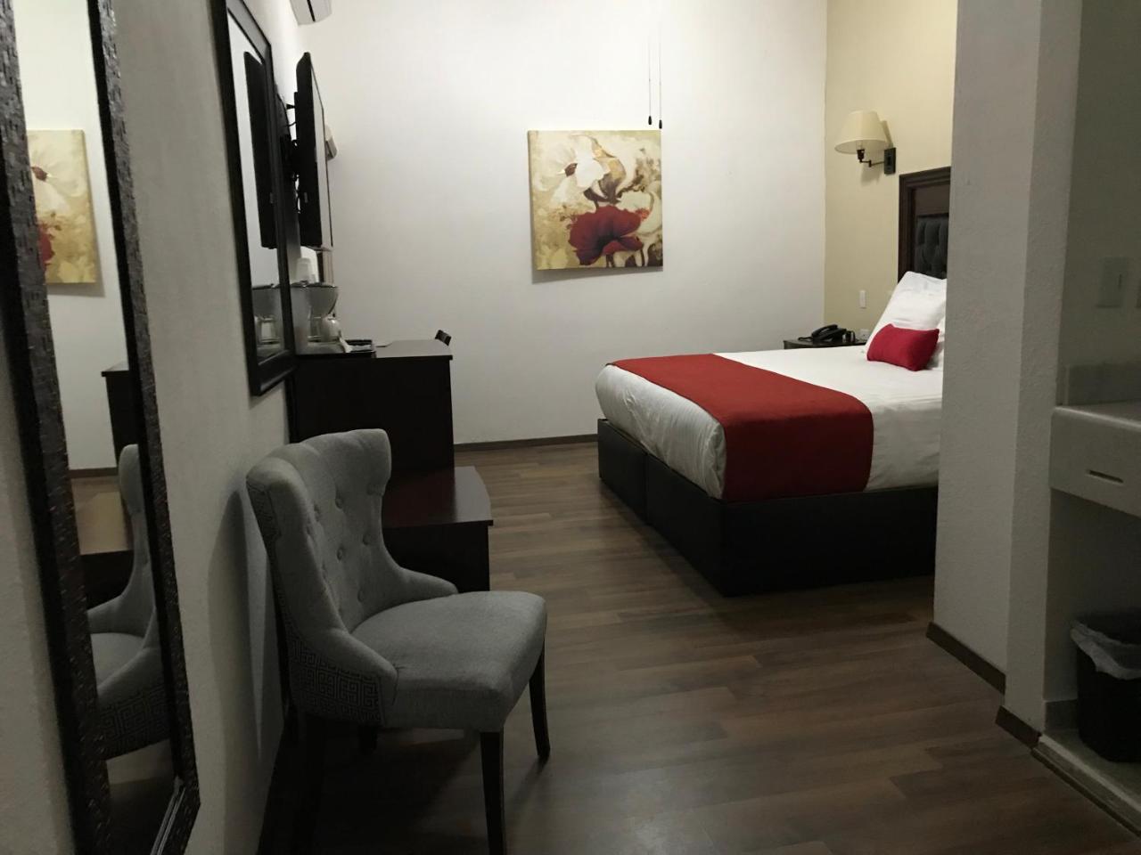 Los Nogales Inn Camargo ภายนอก รูปภาพ